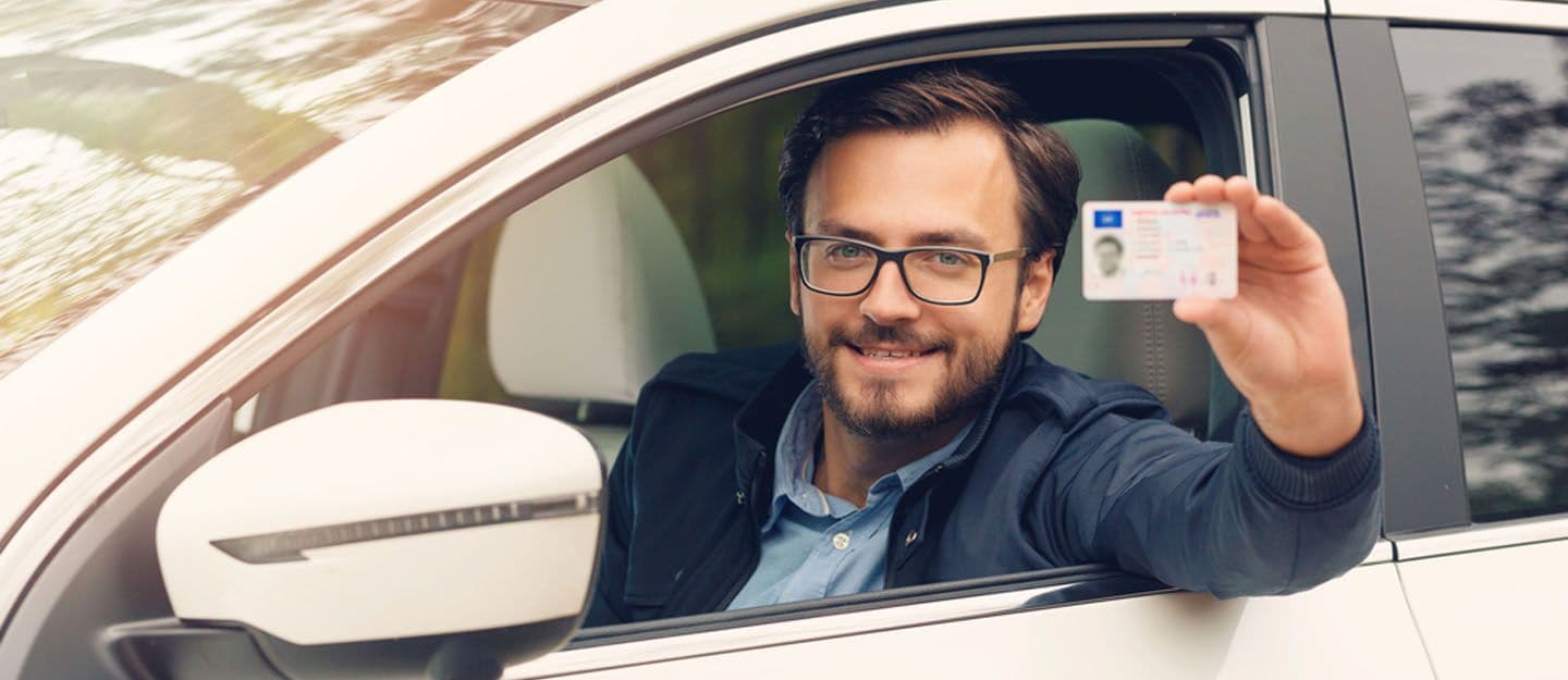 7 Questions You MUST Ask Before Registering at a Dubai Driving School